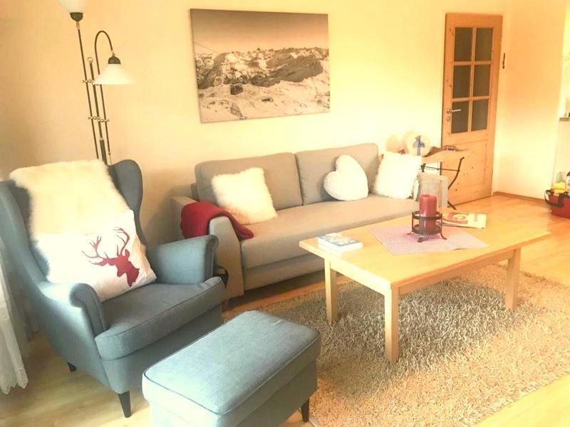 Sonnen Ferienwohnung Alpine und Sonnenwinkel in Obermaiselstein, 4 Sterne Klassifiziert, WLAN gratis, großer Balkon mit Bergsicht, ruhig und doch zentral gelegen, tolle neu renovierte Ferienwohnung mit separaten Schlafzimmer, Brötchenservice, Parkpla Exterior foto
