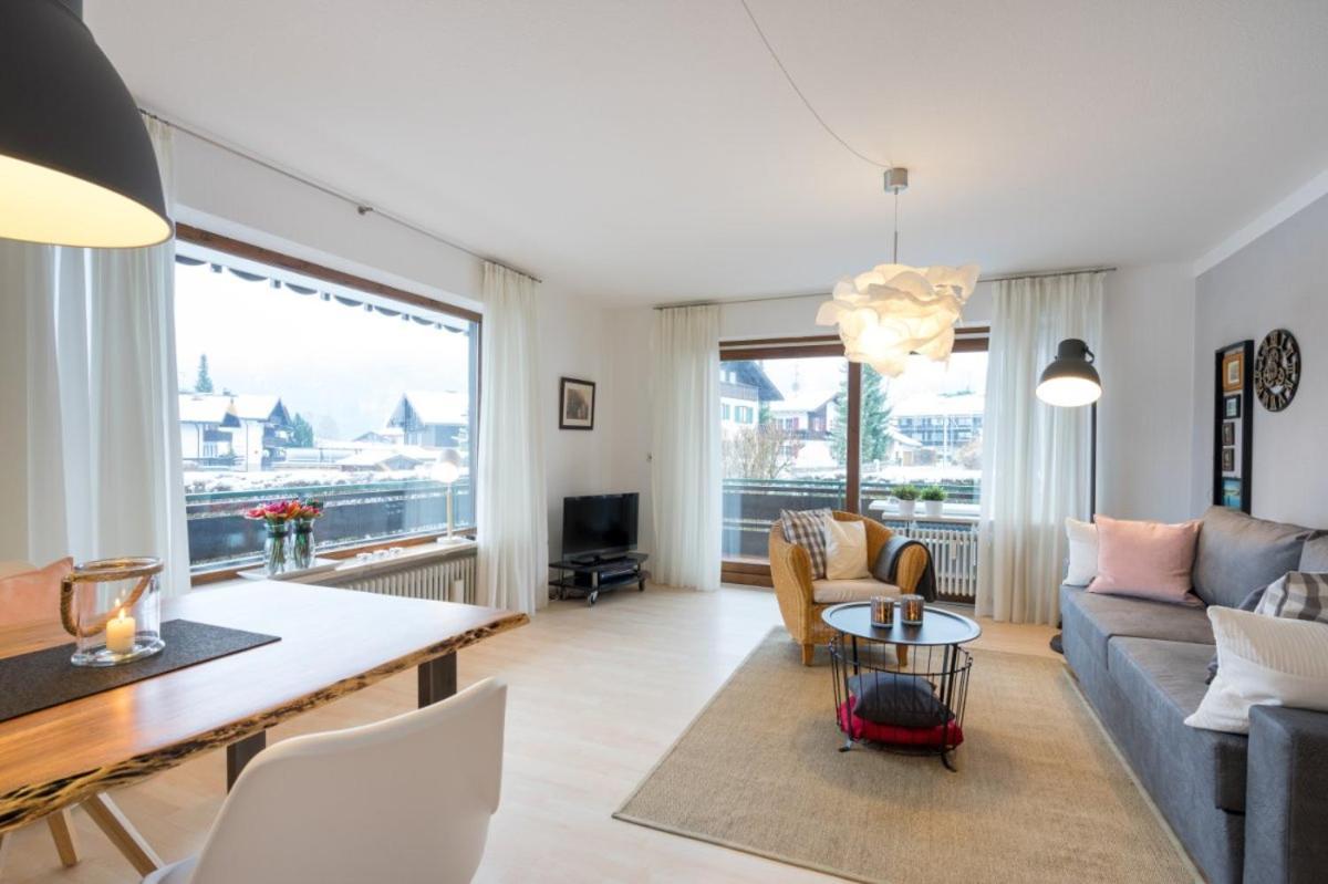 Sonnen Ferienwohnung Alpine und Sonnenwinkel in Obermaiselstein, 4 Sterne Klassifiziert, WLAN gratis, großer Balkon mit Bergsicht, ruhig und doch zentral gelegen, tolle neu renovierte Ferienwohnung mit separaten Schlafzimmer, Brötchenservice, Parkpla Exterior foto